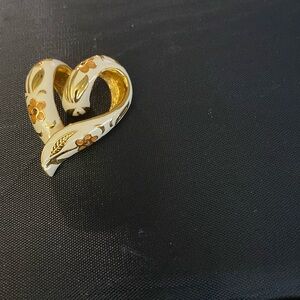 Vintage Nolan Miller Signed Floral White Enamel Flowers Open Heart Pendant